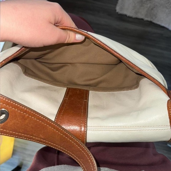 Coach Soho Leather Shoulder Bag White & Brown Flap Buckle Y2K - Picture 4 of 9